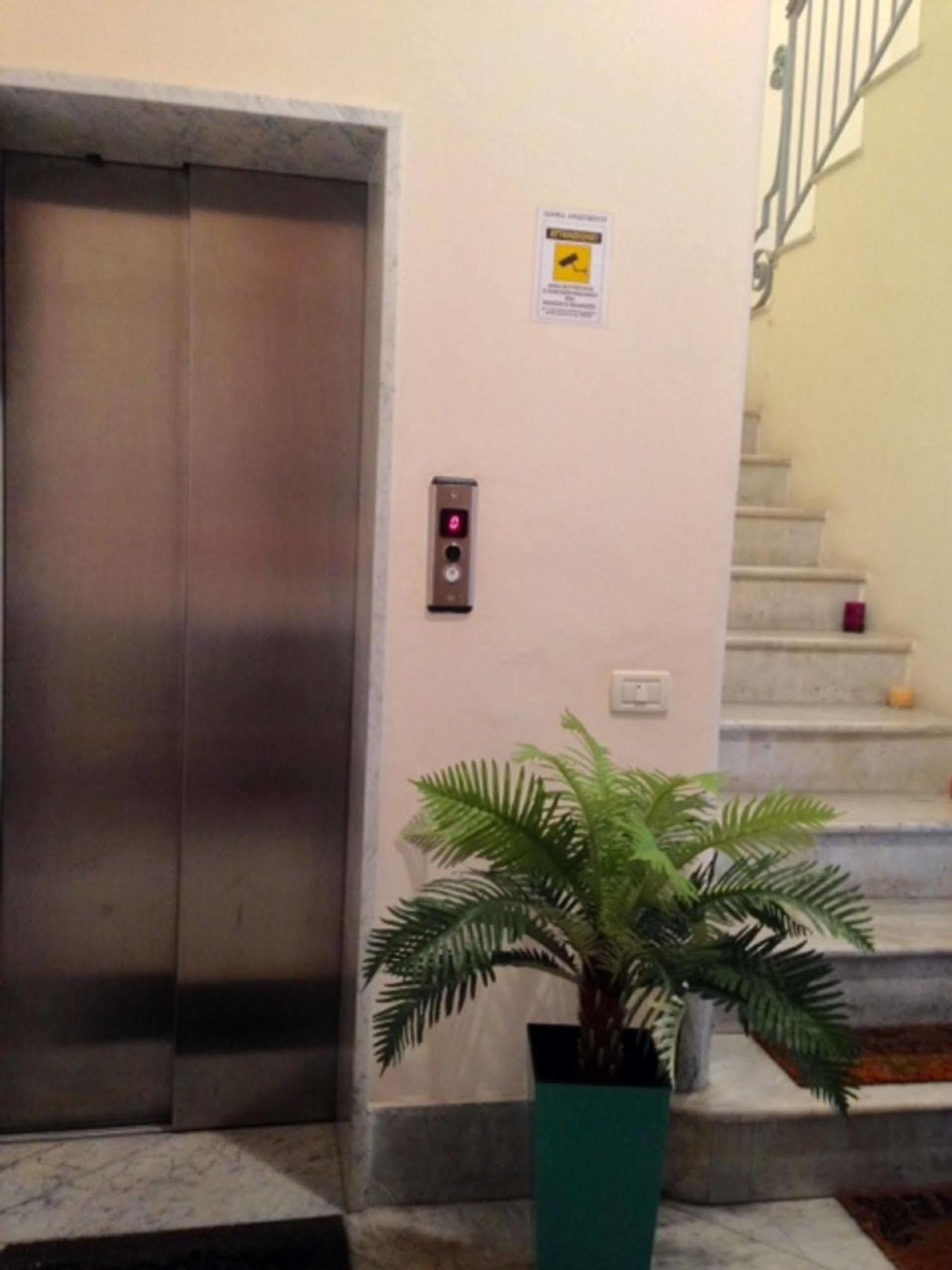 Agora Apartments Сорренто Екстер'єр фото
